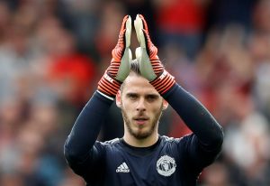 David De Gea applauds the fans at the end of the match.