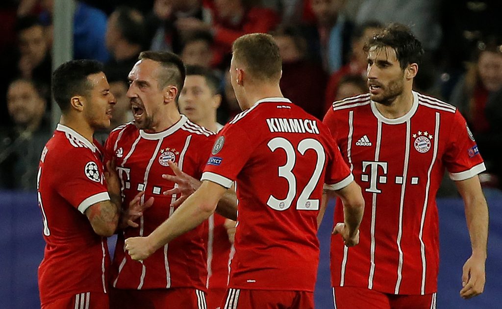 Bayern Munich's Franck Ribery celebrates with Thiago Alcantara, Joshua Kimmich and Javi Martinez.