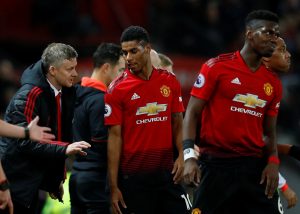 MUFC interim manager Ole Gunnar Solskjaer gives instructions to Marcus Rashford.
